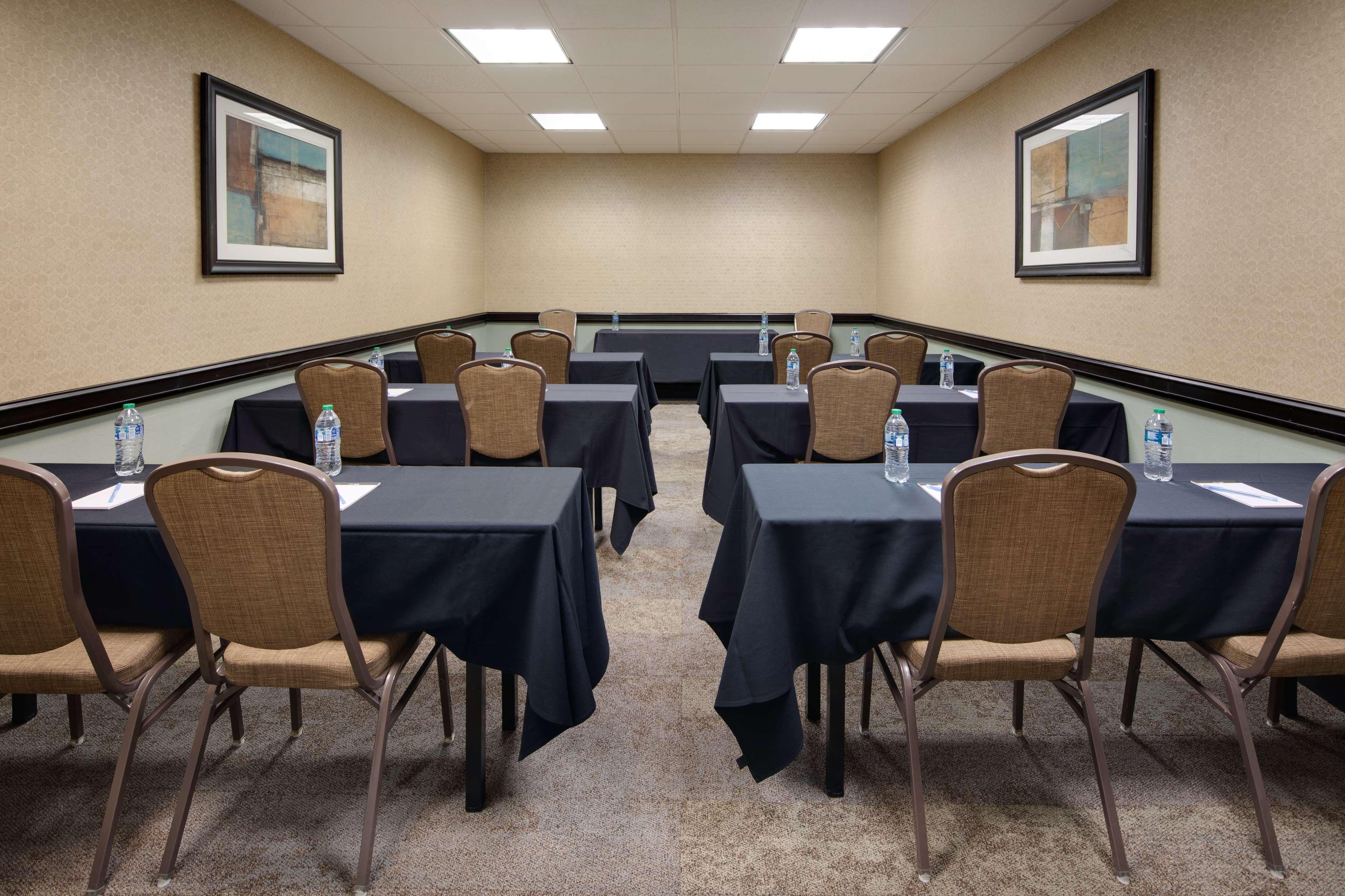 Hilton Garden Inn Tyler Ngoại thất bức ảnh